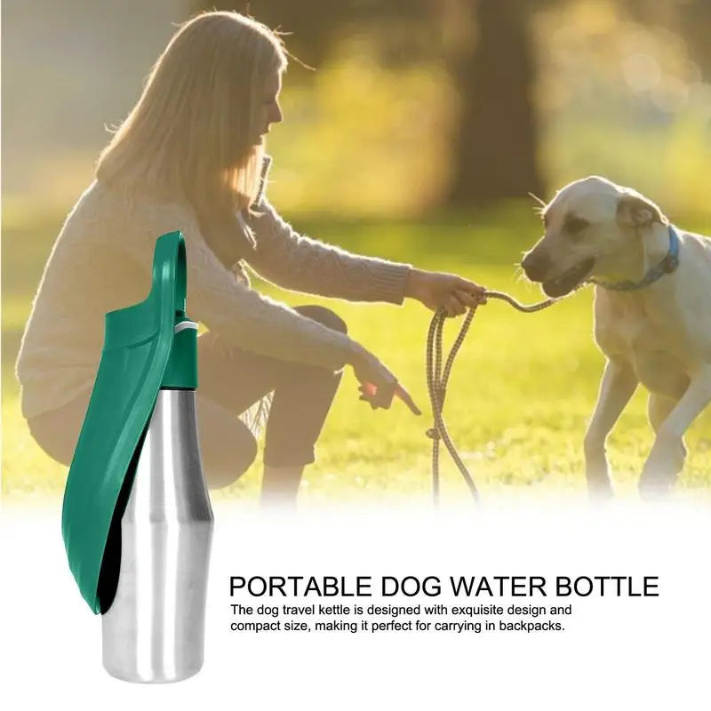 Bouteille d'eau pour chien 800 ml (27 oz) en acier inoxydable, distributeur d'eau de voyage, accessoires pour animaux de compagnie, gamelle d'eau 2 en 1 pour chien, idéale pour les voyages, les sorties et le camping.
